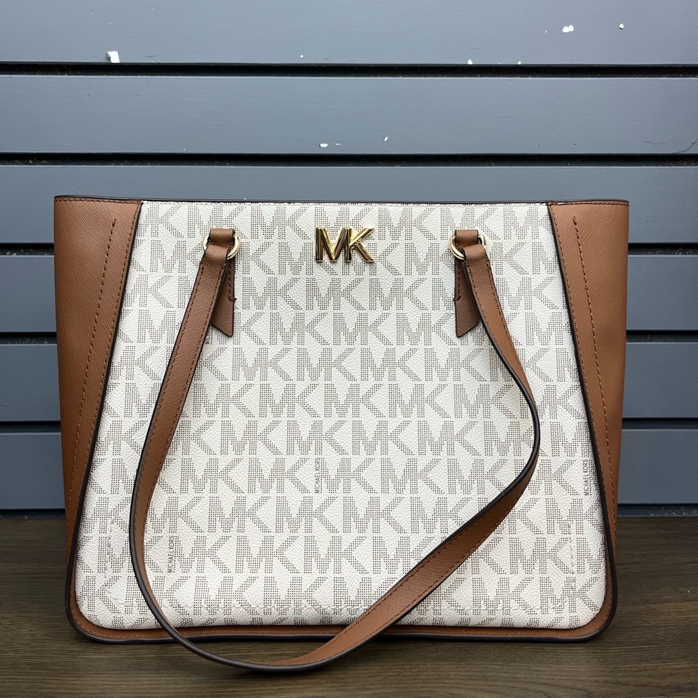NWT Michael Kors Medium Tote Sylvia Cream/Lugg BAG ONLY